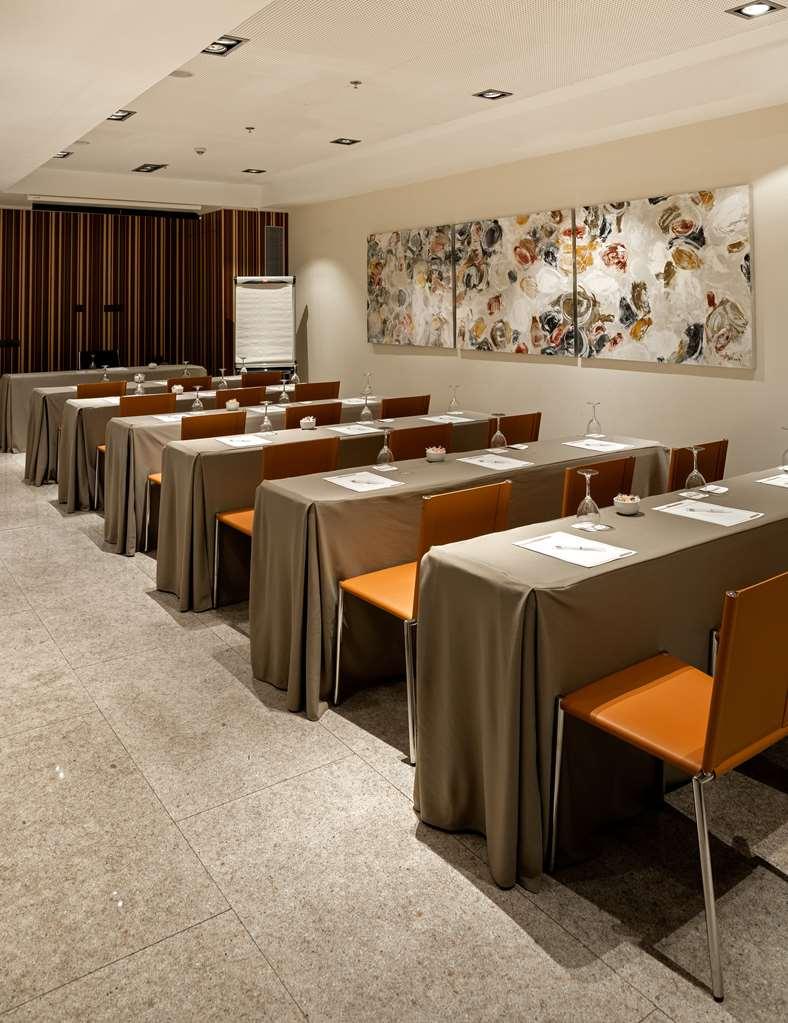 Catalonia Plaza Mayor Madrid Facilities photo