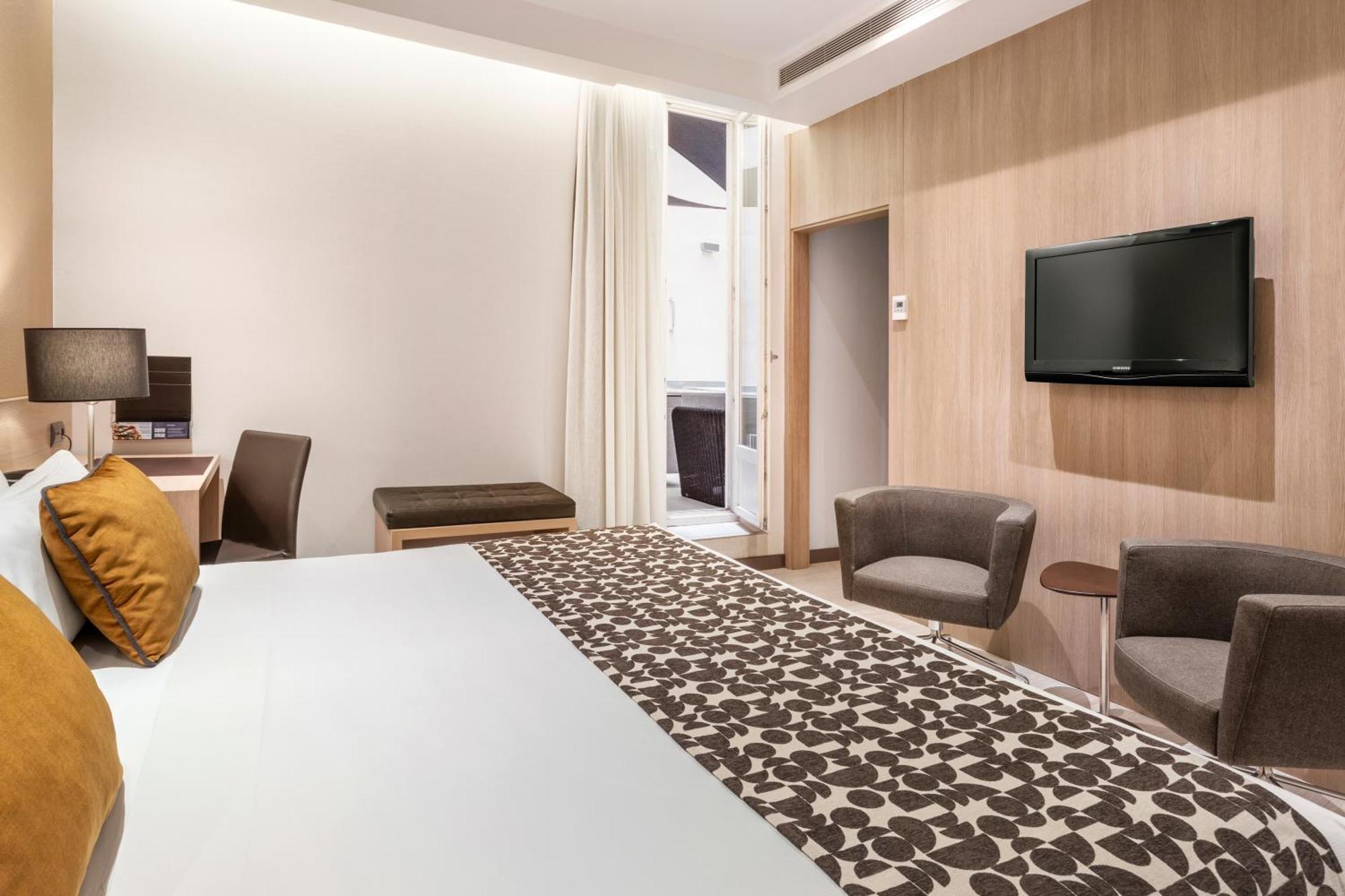 Catalonia Plaza Mayor Madrid Room photo