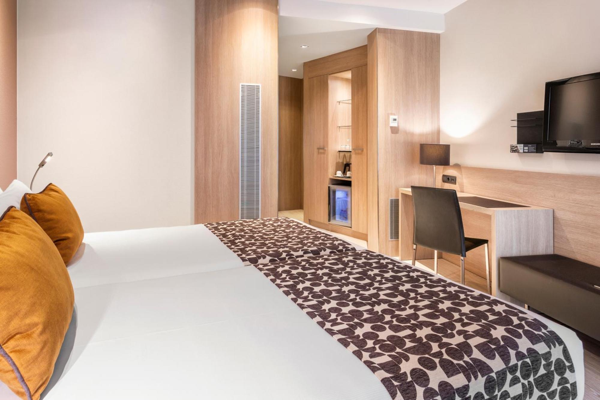 Catalonia Plaza Mayor Madrid Room photo
