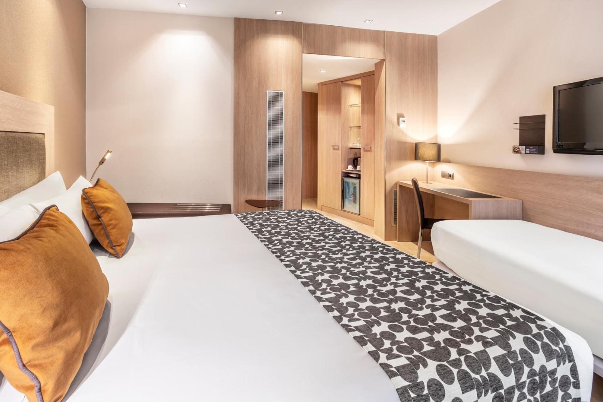 Catalonia Plaza Mayor Madrid Room photo
