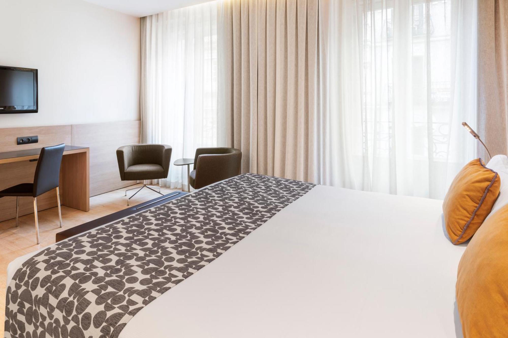 Catalonia Plaza Mayor Madrid Room photo